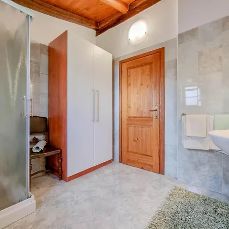 Ariana בית נופש *